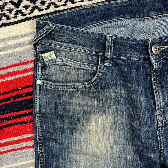 Wrangler Vegas Distressed Denim | Size 34 - Picture 2 of 8